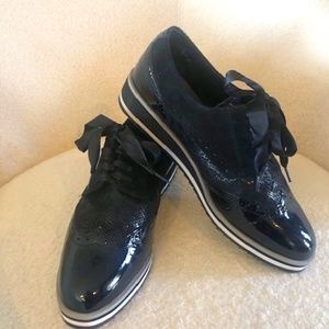 Women Size 41 Black Suede and Leather Caprice Loafers, worn once